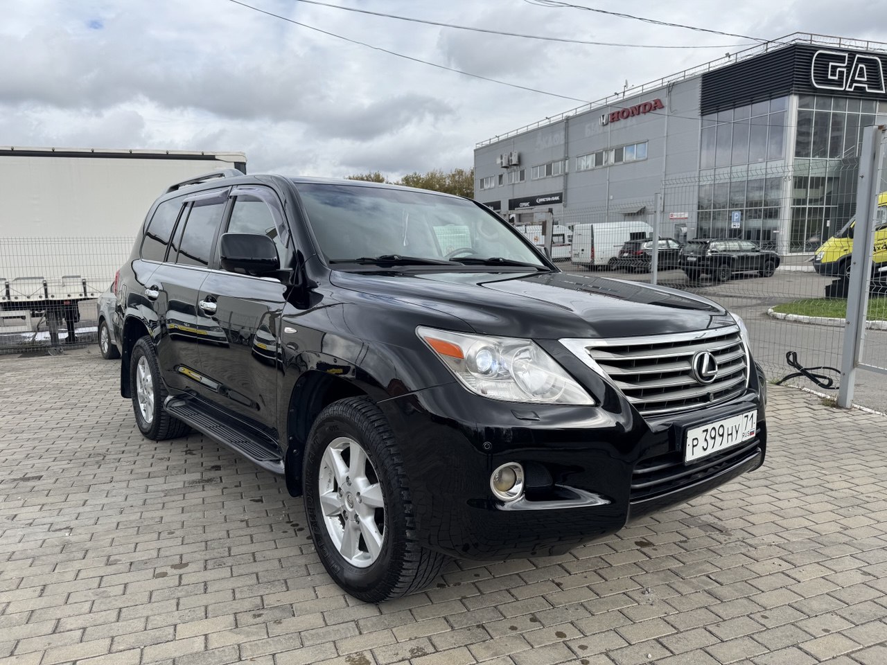 Lexus LX